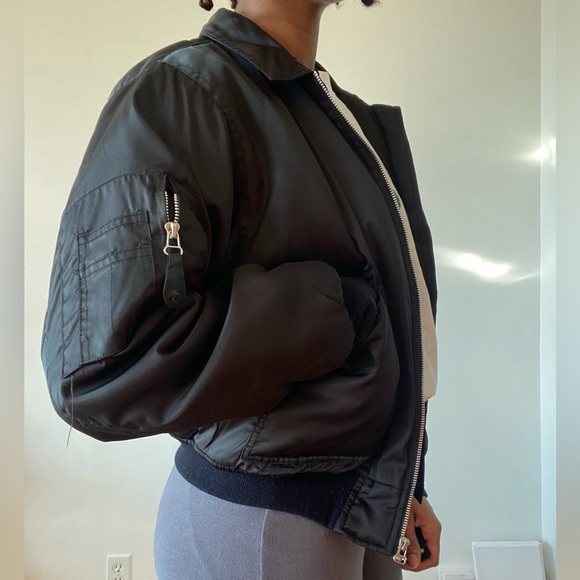 Bomber Jacket - L - Picture 9 of 9